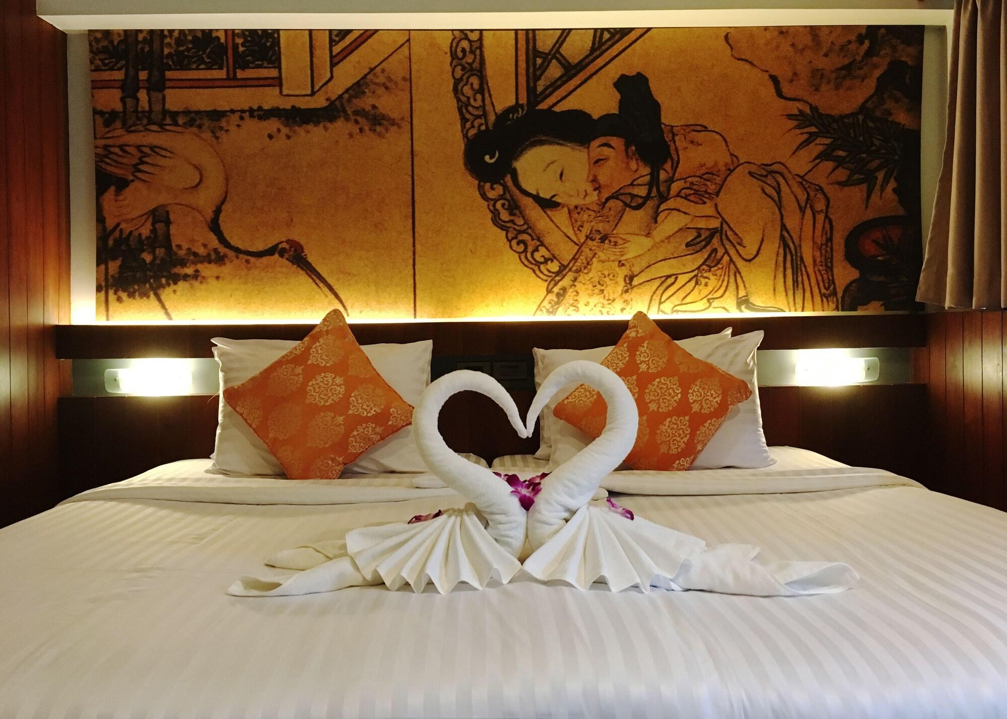 Lap Roi Karon Beachfront By Shanaya Kültér fotó