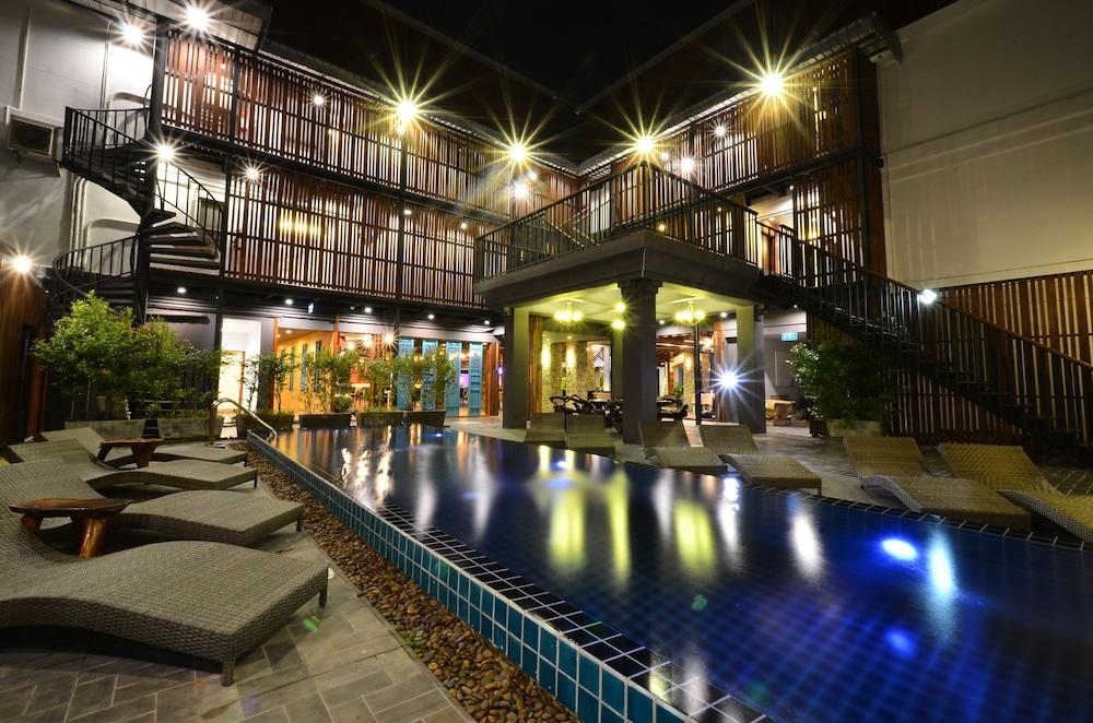 Lap Roi Karon Beachfront By Shanaya Kültér fotó