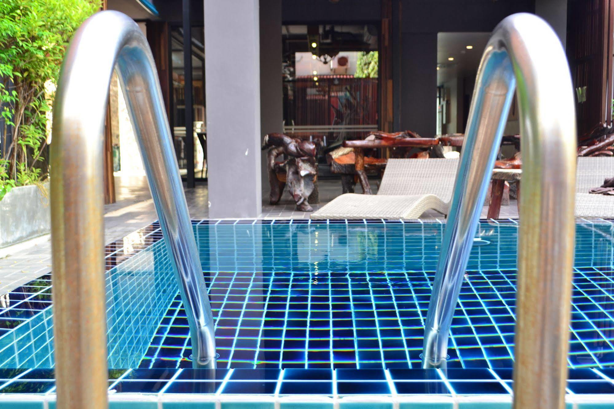 Lap Roi Karon Beachfront By Shanaya Kültér fotó